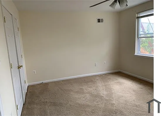 1353 N Carey St — Photo 24