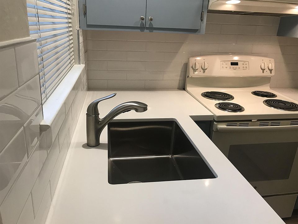 1st image of 306 Richmond Dr APT 2