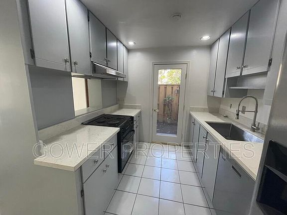 5th image of 125 Connemara Way APT 44