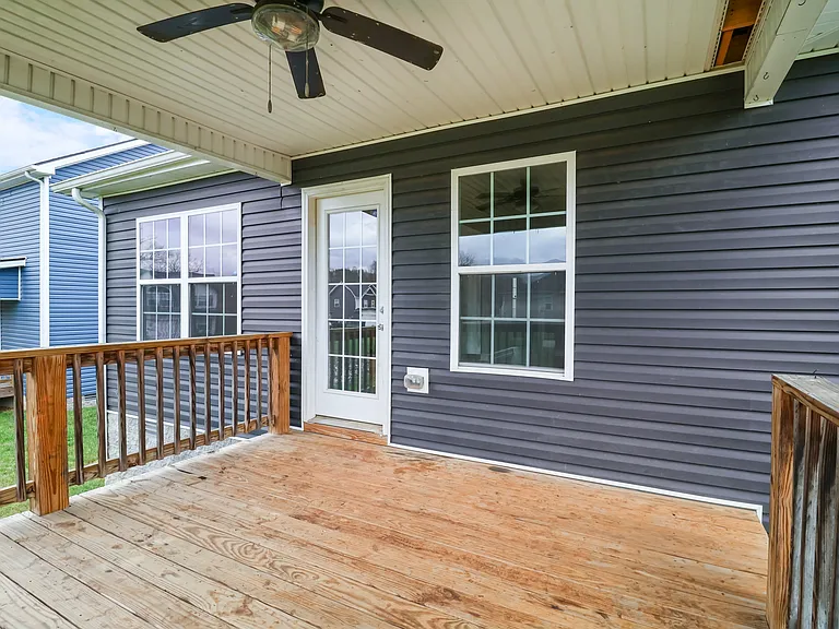 306 Lugano Ln — Photo 27