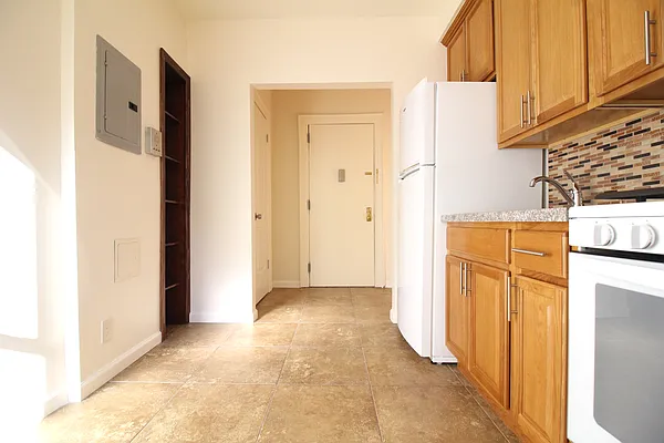 Rented by Realty Nerd | media 9