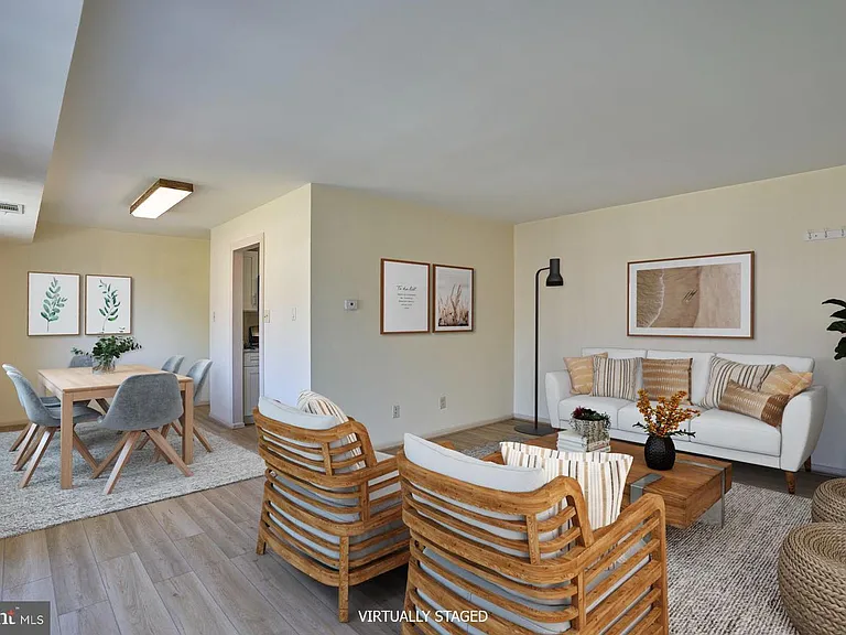 4371 Lee Hwy — Photo 2