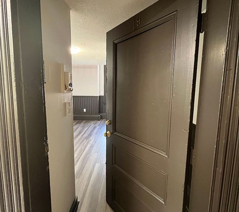 1st image of 19-153 W Main St #19