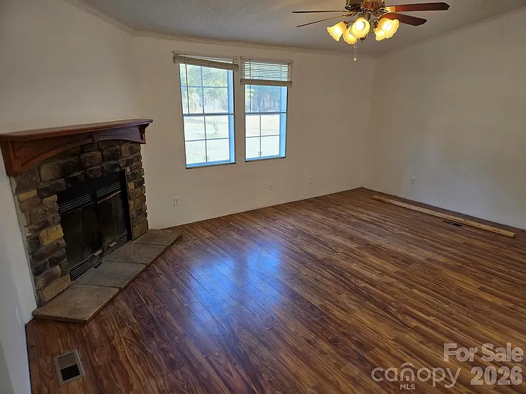 1718 Measmer St — Photo 17