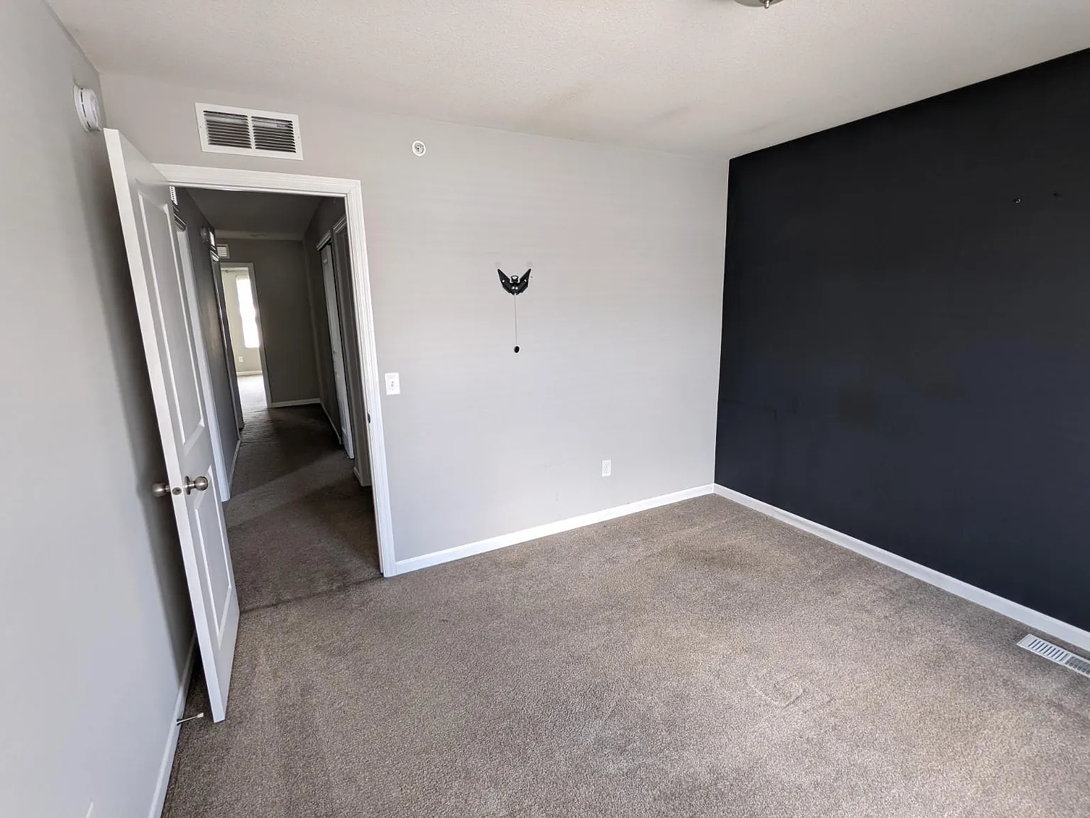 3 bed, 1854 sqft, $2,750 — Photo 3