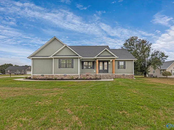 2417 Oak Dr, Boaz, AL 35956