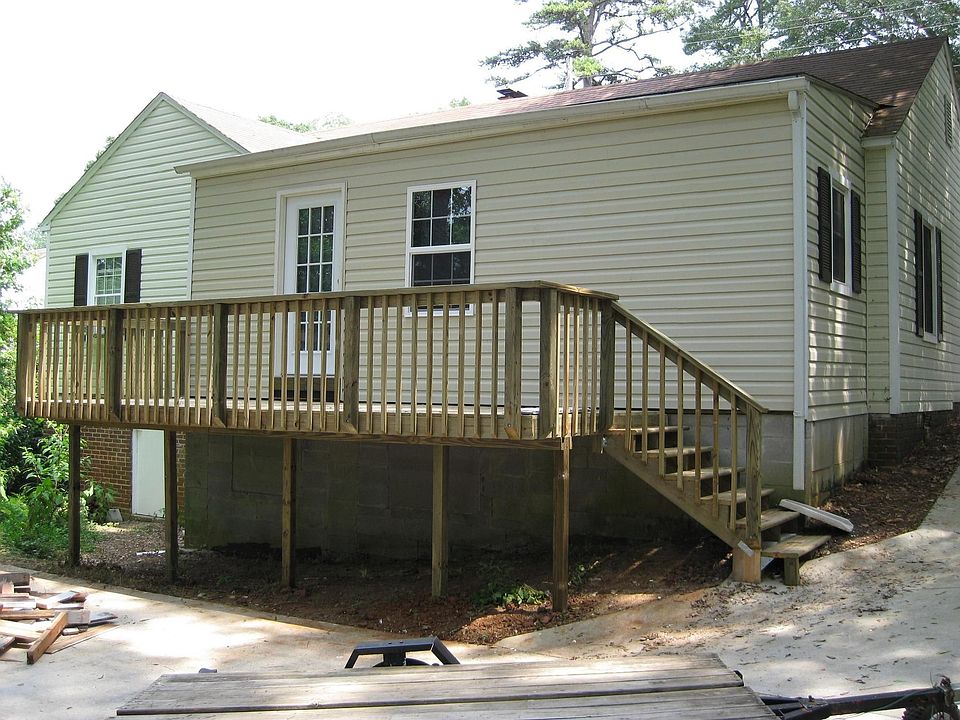 2nd image of 535 Erin Ave SW