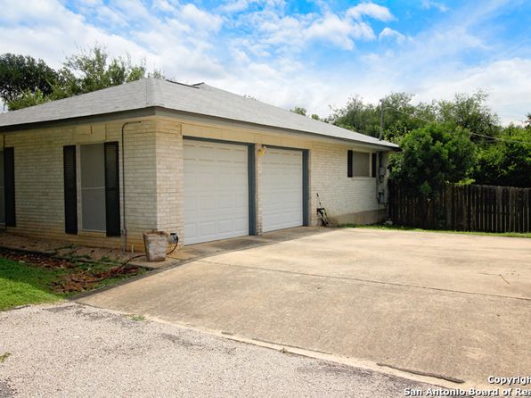 13706 FLYING W TRL, Helotes, TX 78023