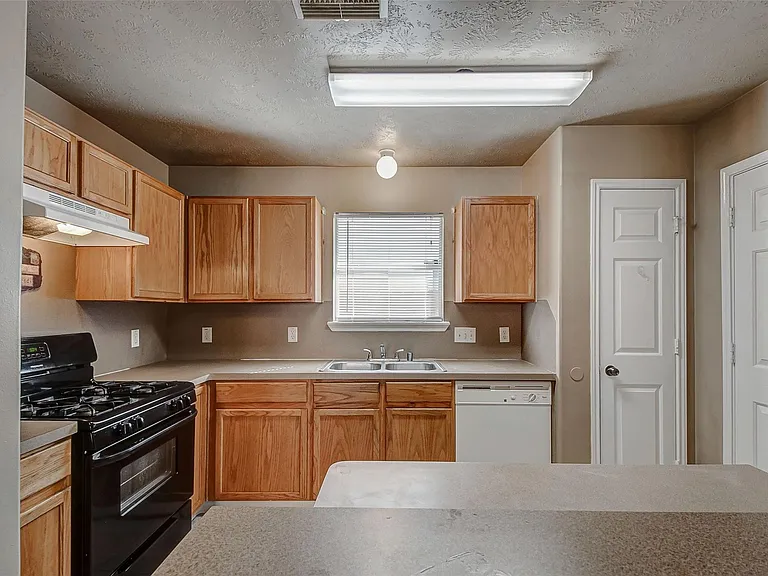 3906 Portman Glen Ln — Photo 10