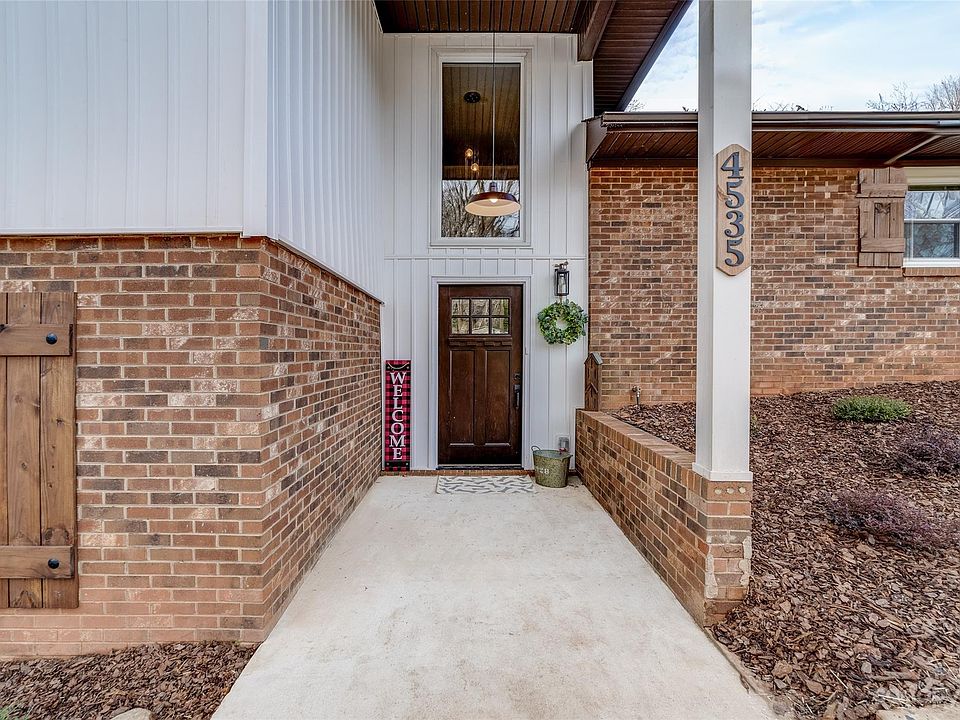 1st image of 4535 Oakwood Cir