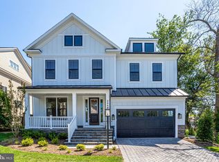 1110 Cottage St SW, Vienna, VA 22180