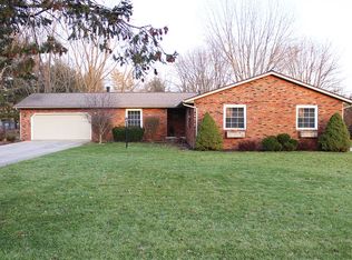 6284 N Stanton Dr, Leesburg, IN