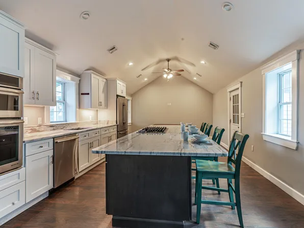 50 Linden St, Exeter, NH 03833