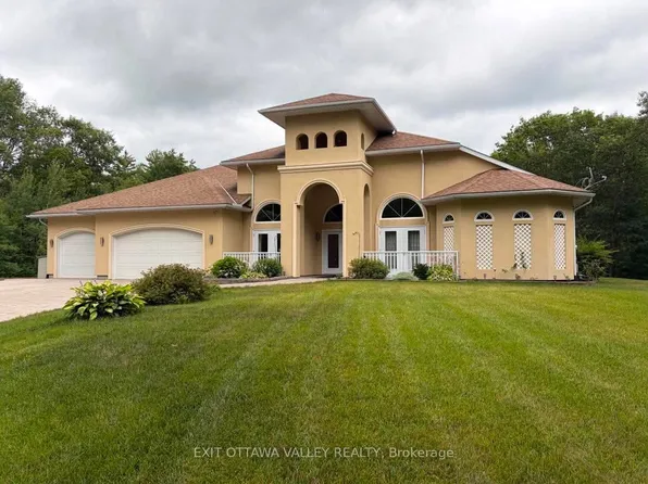 740 Walford Rd, Laurentian Valley, ON K8A 6W5
