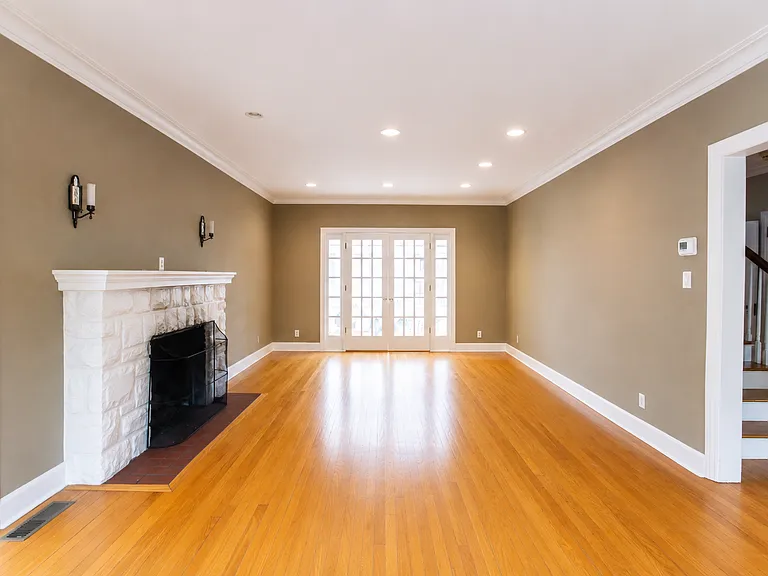 22 Serafin Pl — Photo 4
