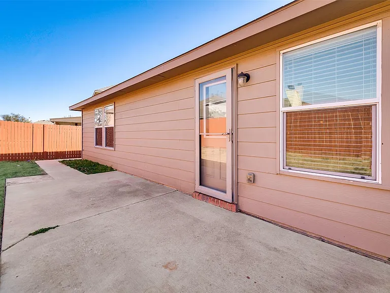 7000 Derbyshire Dr — Photo 24