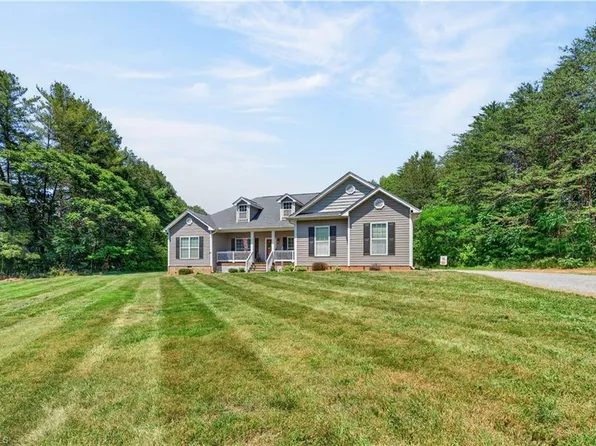 552 Tom Hunter Rd, Pilot Mtn, NC 27041