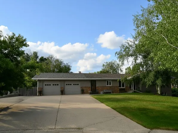 2 Lyndale Ct, Glendive, MT 59330