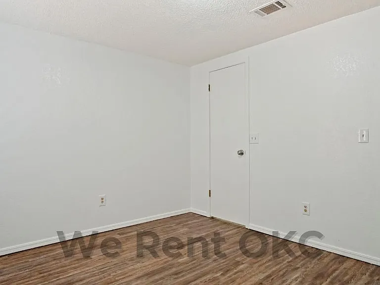 7500 NW 113th Pl — Photo 23