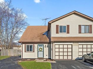 3260 Lynnfield Ct, Aurora, IL 60504