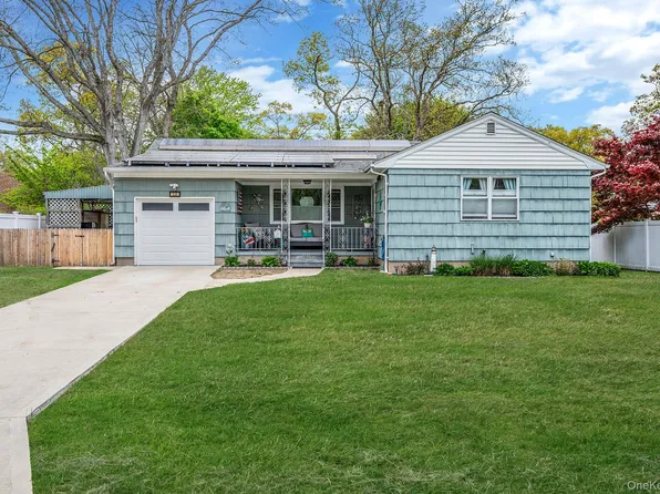 535 Kime Avenue, West Islip, NY 11795