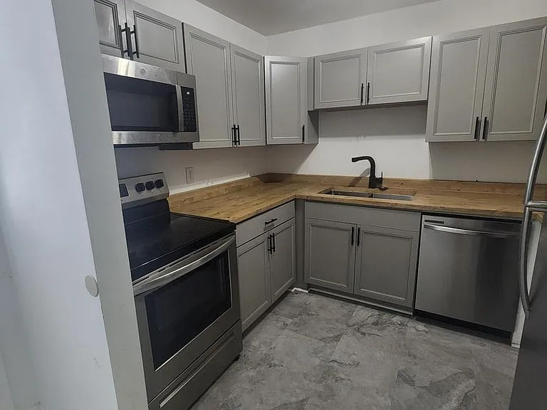 1114 Monticello Rd — Photo 3