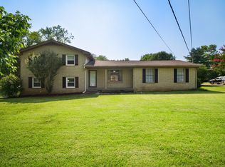 239 Sterling Rd, Hendersonville, TN 37075