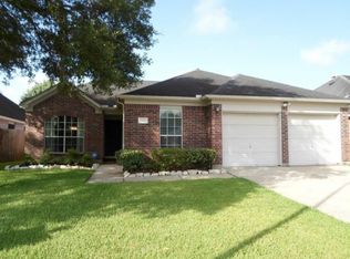 3902 Vinecrest Dr, Pearland, TX 77584