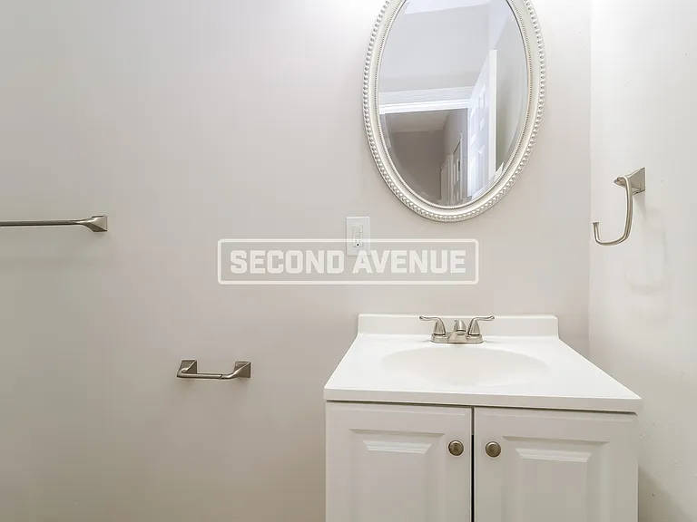 8346 Anthony Wayne Ave — Photo 5