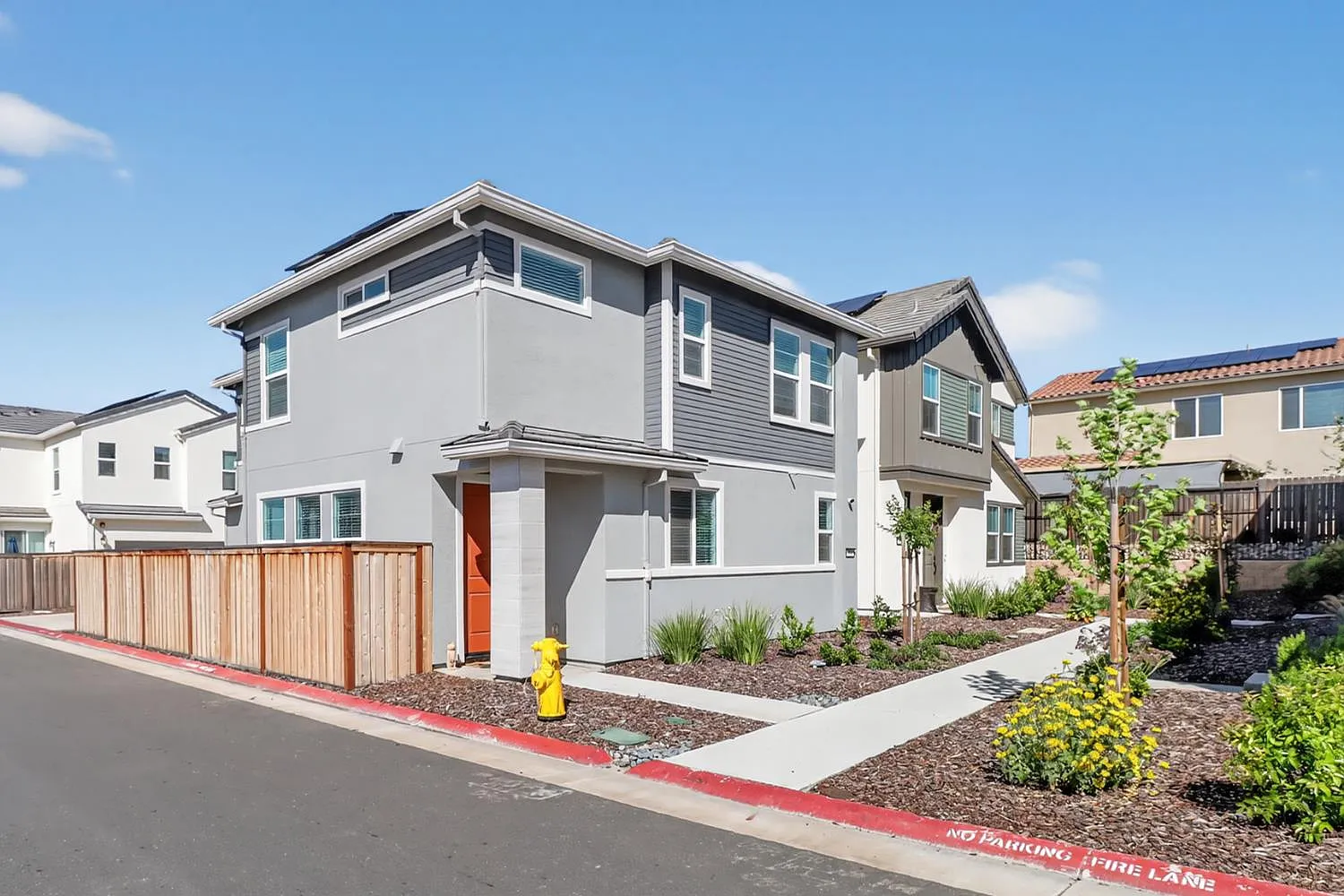 211 Starlight Pl photo 1