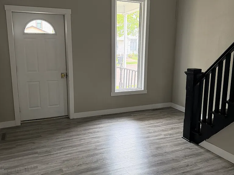 28 E Birch St #A — Photo 3