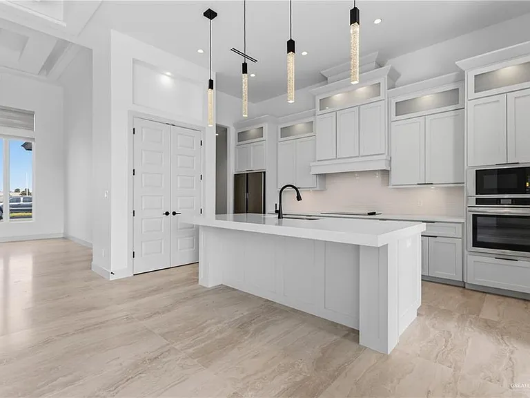 1201 Dolores St — Photo 7