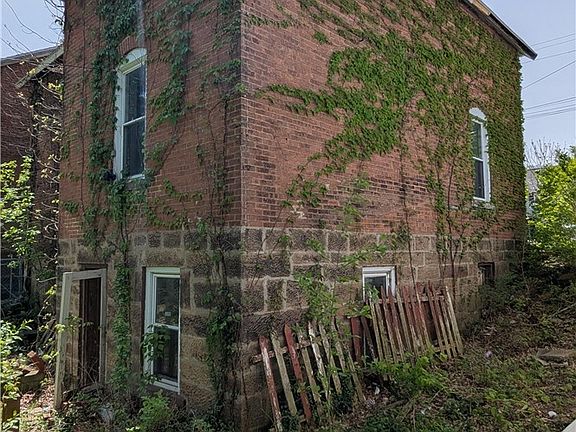 4th image of 273 S Adams St