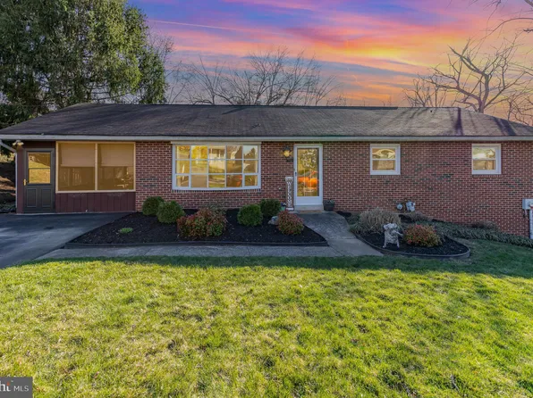 499 Hoffman Dr, Harrisburg, PA 17111