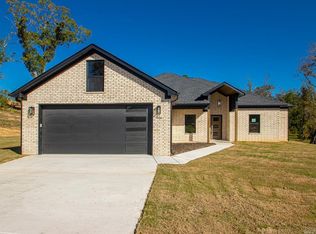 1000 Duke Dr, Bauxite, AR 72011