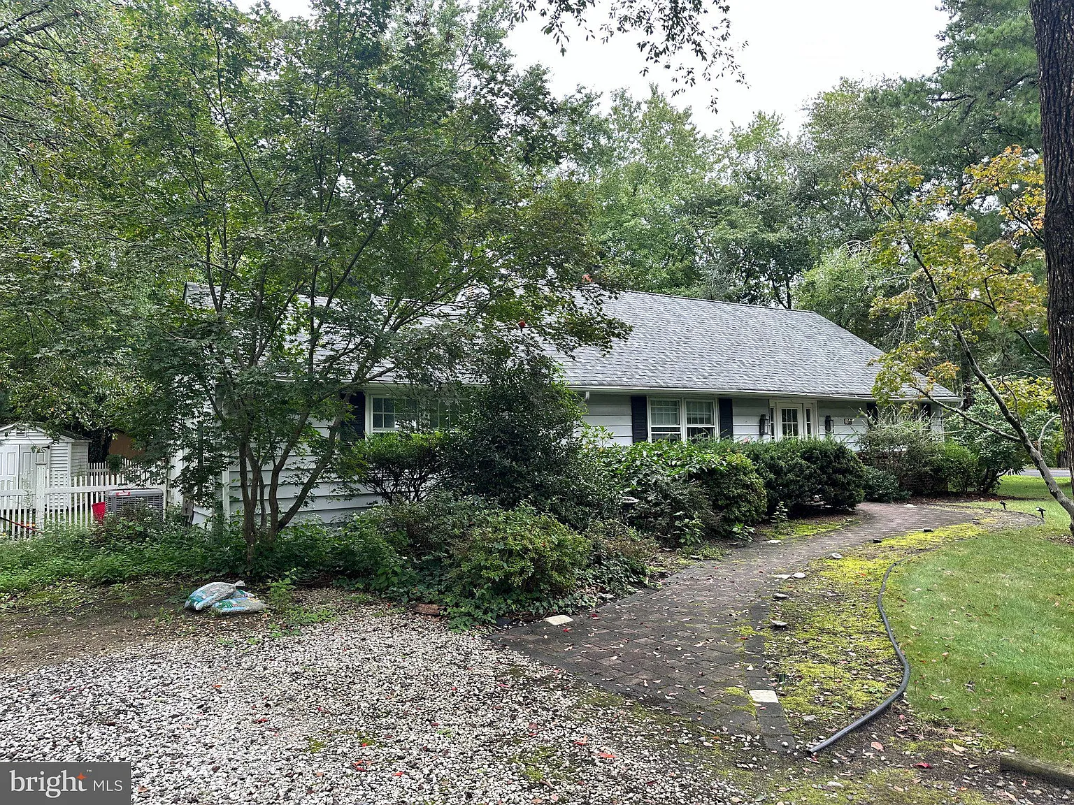 3 bed, 2.0 bath, 2123 sqft, $3,400 — Photo 2