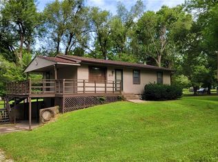211 Sycamore St, Pleasanton, KS 66075