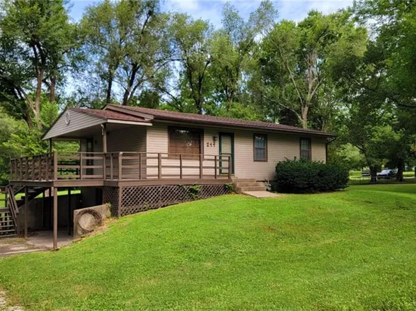 211 Sycamore St, Pleasanton, KS 66075