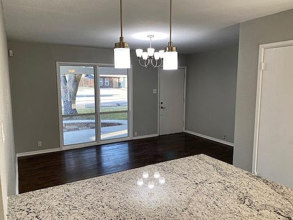 4th image of 402 Rexford Dr