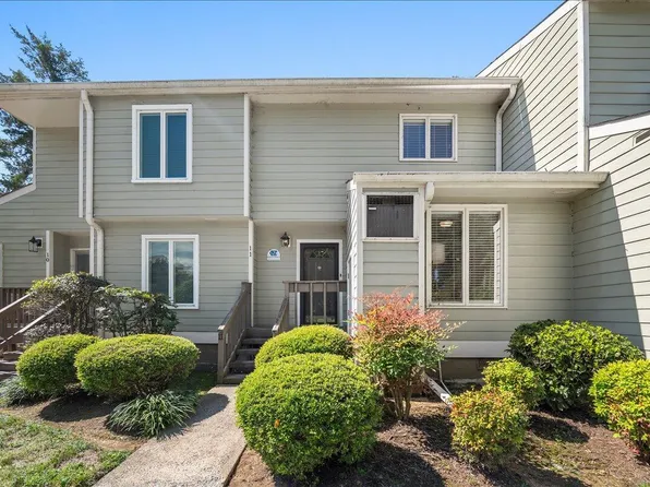 250 S Estes Dr APT 11, Chapel Hill, NC 27514