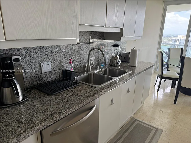 7000 Island Blvd #2403 — Photo 2