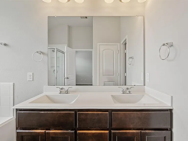 5126 Chester Springs Ln — Photo 15