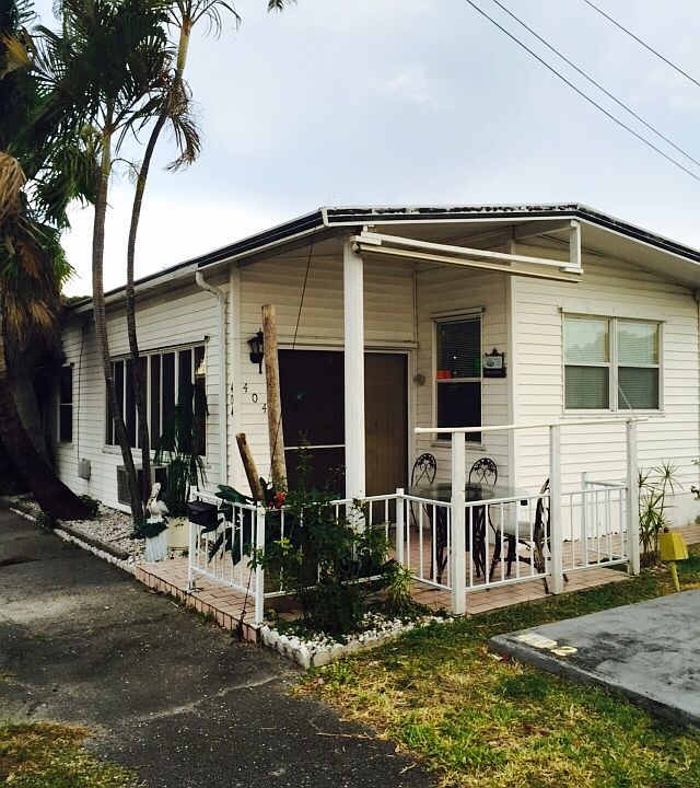 1st image of 404 NE 6th St
