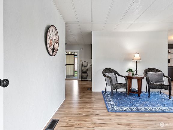2nd image of 5413 Chelan Lane SE