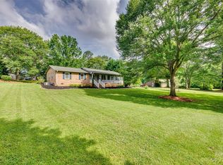 377 Rainbow Cir, Clover, SC 29710
