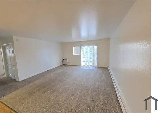 1375 Everett Ct #308 — Photo 3