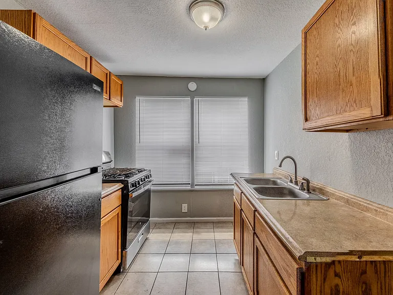 3101 San Pedro Ave #9 — Photo 3