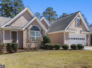407 Black Fox Dr, Locust Grove, GA 30248