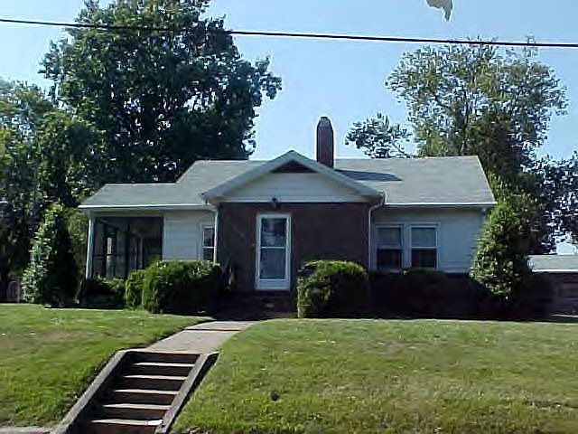 1st image of 658 E Broadway St