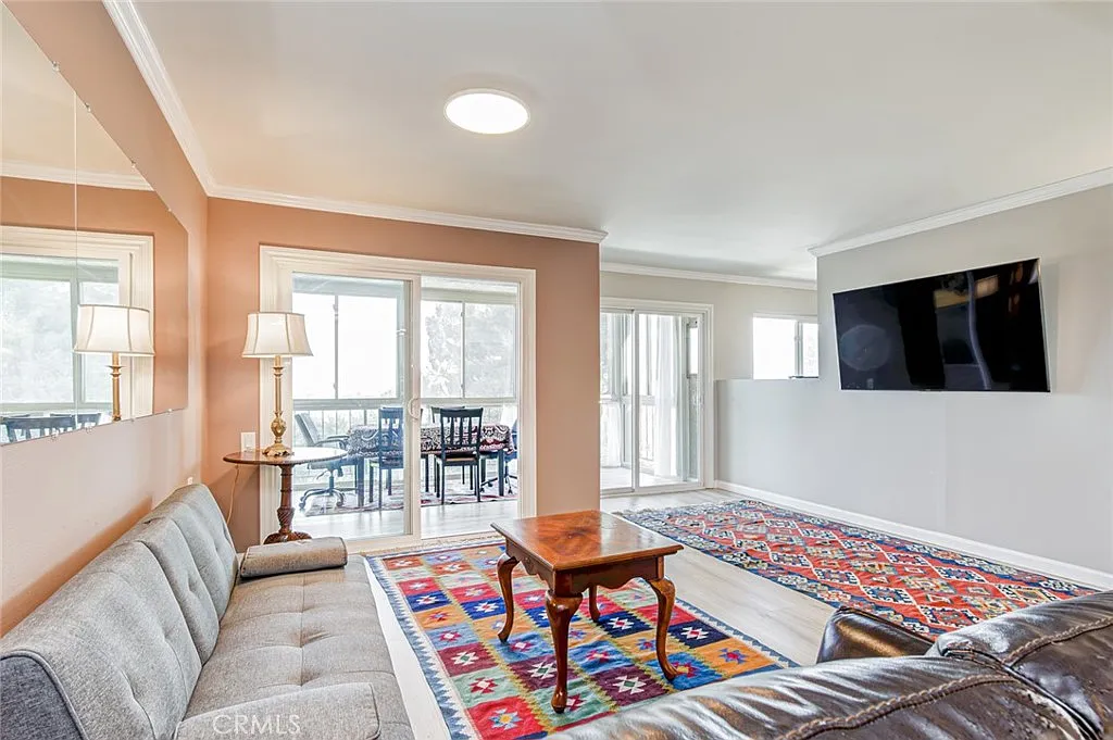 1 bed, 953 sqft, $2,900 — Photo 2